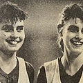 1990-102-瓊斯杯女籃-美國隊珍妮、克莉絲.jpg