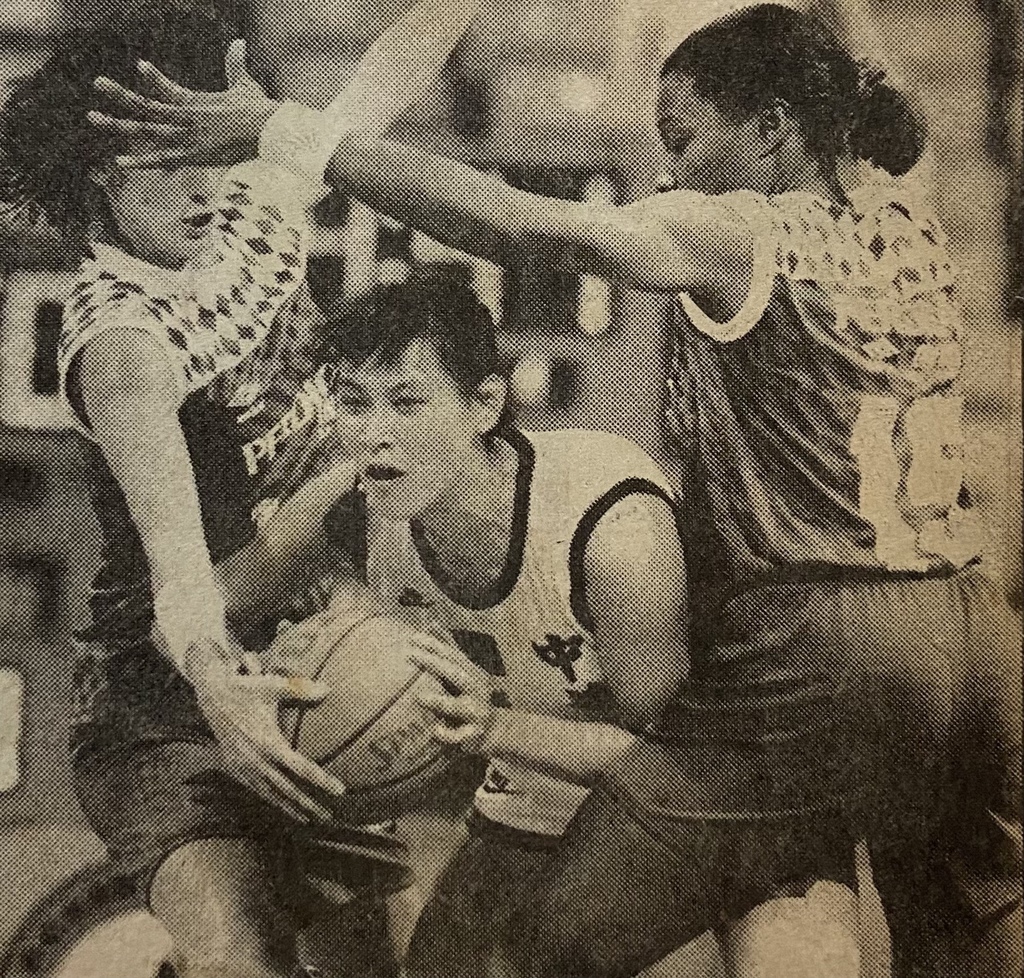 1990-128-瓊斯杯女籃-中華出戰巴西-蔣憶德.jpg