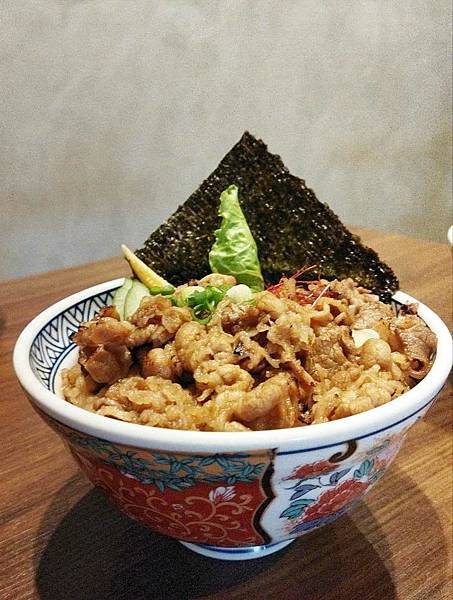 彰化美食| 宮本武丼直火燒肉丼-彰化中山店，肉肉控的最愛，肉