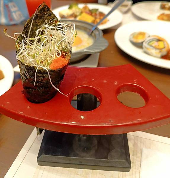 【台中美食】裕元花園酒店-溫莎咖啡廳 | 日韓美食節，生魚片