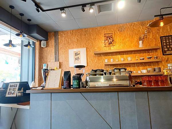 【台中美食】 Frini Café | 美美花藝空間中享用精