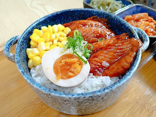 台中西屯美食| 衝丼一食。逢甲必吃平價美味丼飯! 招牌炸豬排