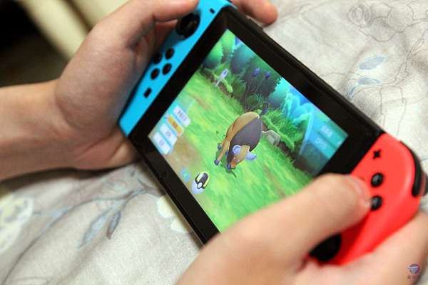Switch Pokemon Go 手機精靈寶可夢傳送給switch 攻略懶人包let S Go 皮卡丘let S Go 伊布神秘盒子美錄坦meltan Pokemon Let S Go Pikachu And Let S Go Eevee 第篇 鑫部落攻略懶人包