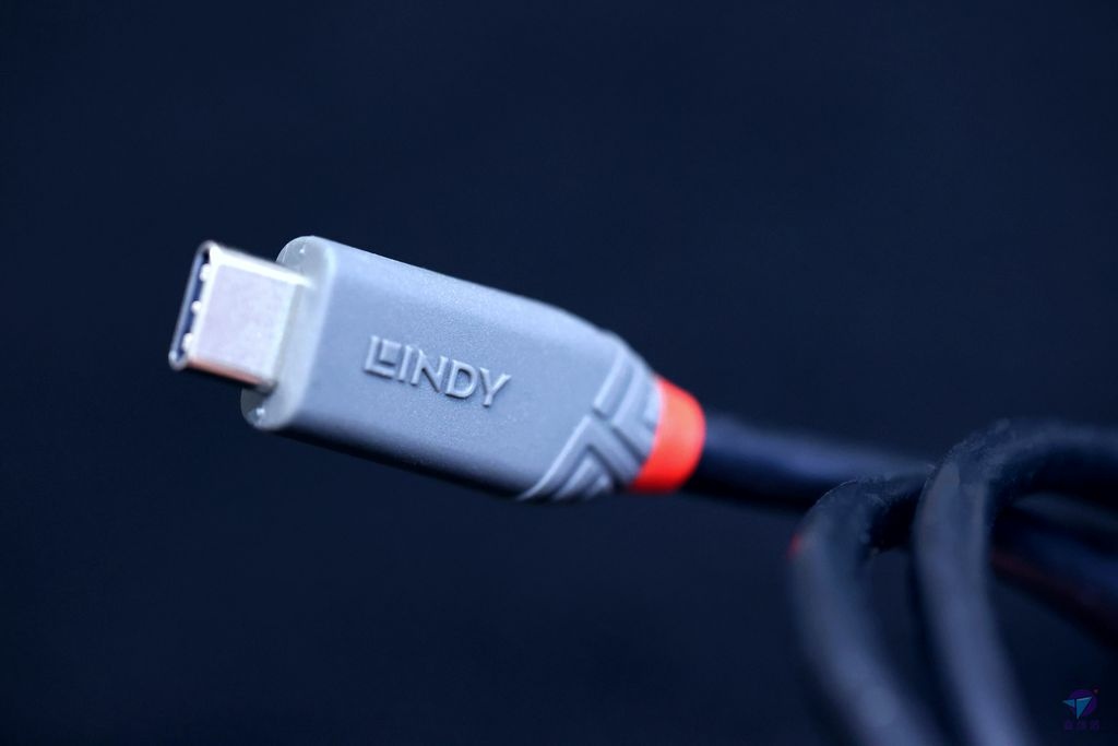 Pixnet-1631-014_ LINDY USB 4 Gen 3x2 PD智能電流晶片傳輸線92000_A跟36947_IMG_4543r4_结果.jpg