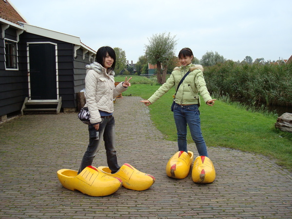 Holland clogs