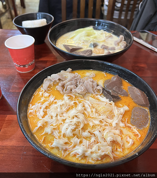 竹科美食 竹科美食推薦 新竹美食 新竹宵夜 廟口鴨香飯 麻子辣蒙古麻辣燙 能量小姐 健康餐盒 新竹健康餐盒 新竹美食推薦 公寓鹹酥雞 竹科鹹酥雞推薦 竹科宵夜推薦 金山街美食 古早味甜點 新竹甜點 燒麻糬 麻糬燒 粉圓冰 新竹粉圓冰