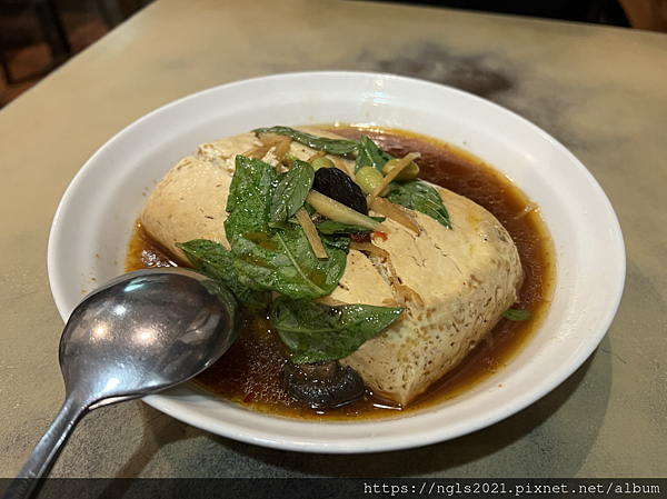 南機場美食 南機場夜市 南機場美食推薦 台北素食推薦 台北臭豆腐推薦 中正區美食 素食美食 夜市小吃推薦 南機場夜市小吃推薦 南機場甜點推薦 台北甜點推薦 台北紅豆湯推薦 紅茶豆漿 臭老闆臭豆腐 如意甜品