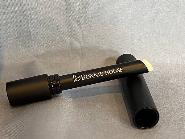 Bonnie House-靜淨呵護羅馬洋甘菊原精護唇膏 (正貨一入) Bonnie House-靜淨呵護羅馬洋甘菊原精護唇膏 (正貨一入)