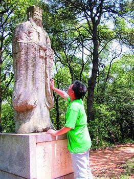 翁仲專指墓前的石人二品官以上才能設置/一級古蹟-王得祿墓/清 翁仲專指墓前的石人二品官以上才能設置/一級古蹟-王得祿墓/清