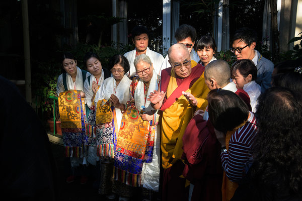 06mag-06dalailama-t_CA2-articleLarge