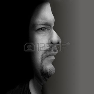 13449186-retrato-de-un-hombre-de-frente-y-de-perfil-artisticamente-retratado-en-una-foto