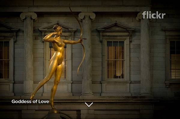 Justitia(正義女神)司法女神/一名裸露胸膛的婦女,手 Justitia(正義女神)司法女神/一名裸露胸膛的婦女,手