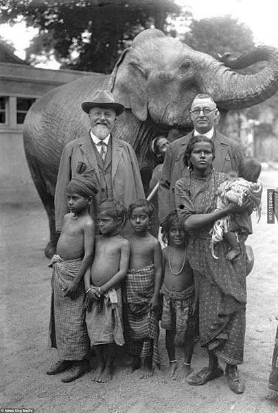 「原住民觀光」/1835年起直到1958年人類動物園(人類學 「原住民觀光」/1835年起直到1958年人類動物園(人類學