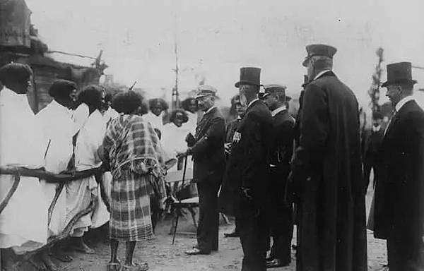 「原住民觀光」/1835年起直到1958年人類動物園(人類學 「原住民觀光」/1835年起直到1958年人類動物園(人類學