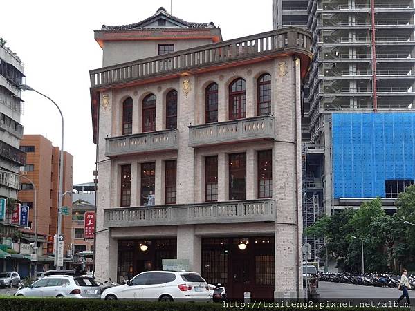 1463999678-3422177727_l