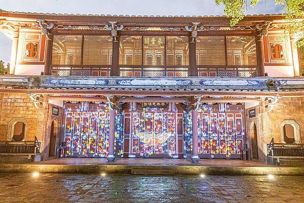 板橋林本源五落大厝/一個院子四面建有房屋,通常由正房、東西廂 板橋林本源五落大厝/一個院子四面建有房屋,通常由正房、東西廂