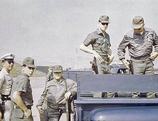 老照片/臺灣日日新報社原為落成於1908年的二層樓建築，19