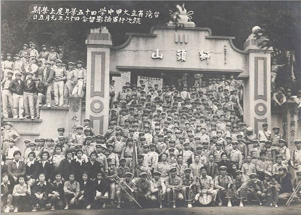 老照片/臺灣日日新報社原為落成於1908年的二層樓建築，19