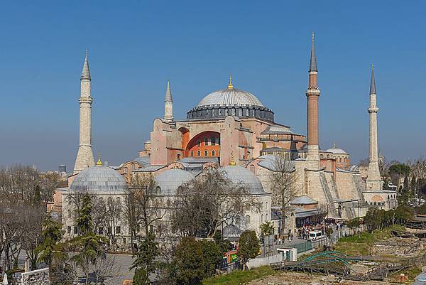 800px-Hagia_Sophia_Mars_2013 (1)