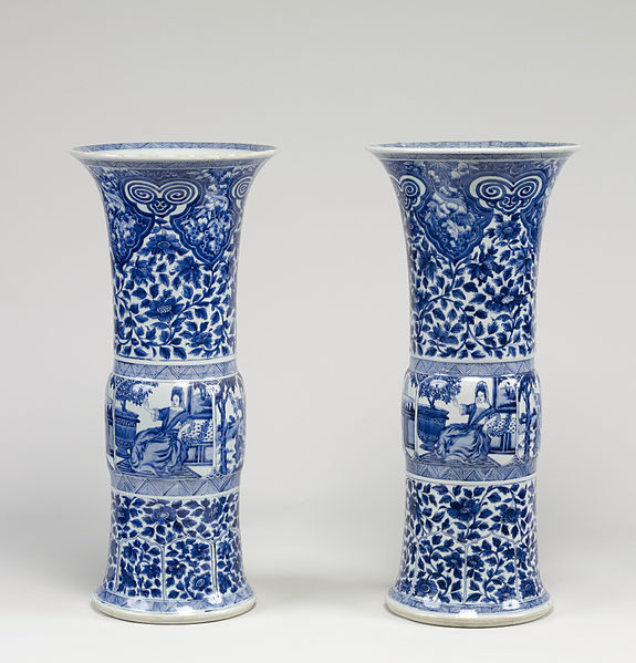 575px-Chinese_-_Pair_of_Vases_with_European_Women_-_Walters_491913,_491914