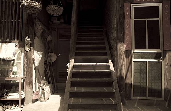 懷遠樓客家人建於1907年，樓高4層位於福建省漳州市南靖縣梅