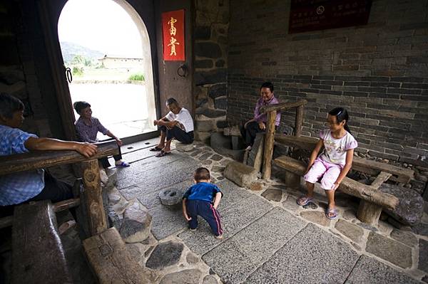 懷遠樓客家人建於1907年，樓高4層位於福建省漳州市南靖縣梅