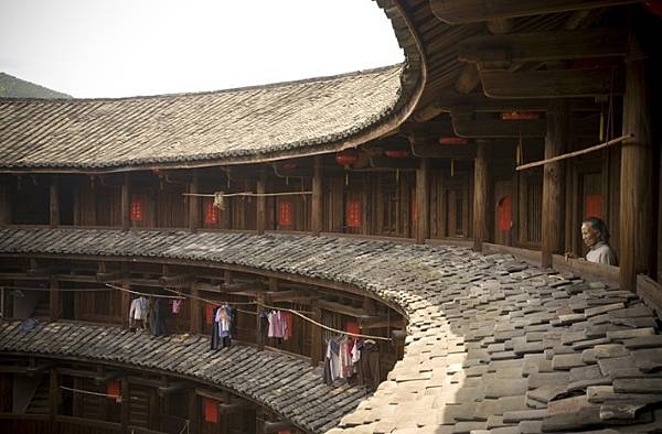 懷遠樓客家人建於1907年，樓高4層位於福建省漳州市南靖縣梅