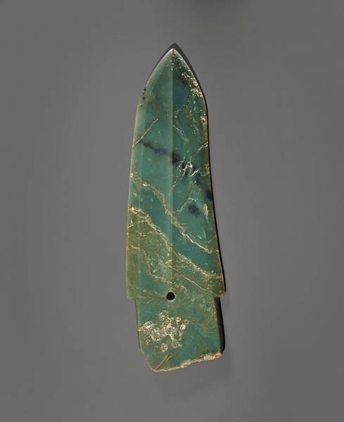 2015_NYR_11418_0003_000(a_rare_large_bluish_olive-green_jade_ge_dagger-axe_china_late_shang_dy)