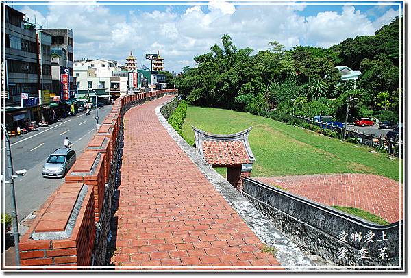 國家一級古蹟鳳山縣舊城北門拱辰門門神神荼+鬱壘/鎮福社，是位