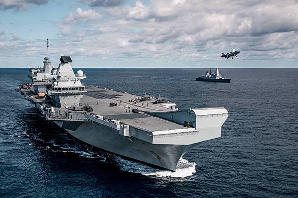 英國海軍將打造成 歐洲最強艦隊 誓言帶領英國海軍 重返榮耀 1815 1918年的英國皇家海軍 Royal Navy 威爾斯親王號戰艦 Z艦隊 圖為英國航艦伊莉莎白女王號 英國在世界各地的對手擁有更好的裝備與攻擊能力 目前歐洲海軍實力最強的英國 法國 義大利 德國 英國海軍將打造成 歐洲最強艦隊 誓言帶領英國海軍 重返榮耀 1815 1918年的英國皇家海軍 Royal Navy 威爾斯親王號戰艦 Z艦隊 圖為英國航艦伊莉莎白女王號 英國在世界各地的對手擁有更好的裝備與攻擊能力 目前歐洲海軍實力最強的英國 法國 義大利 德國