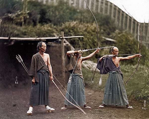 弓道 射箭 尚武精神 日本時代臺南二高女 今臺南女中前身 學生弓道 練習 臺南女中源自於日本時代臺南第一 第二高等女學校 一高女學生日本人為主 二高女臺灣人為主 二戰後日人引揚回國 兩校合併入原一高女校舍 輾轉發展為今日的臺南女中