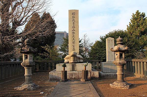 800px-Toshimichi_Okubo_in_the_Aoyama_Cemetery