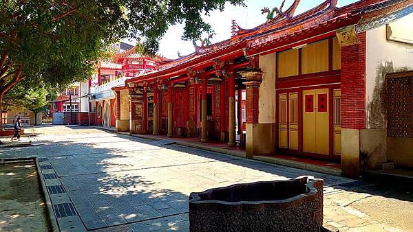 《明鄭北園別館遺址～台南古剎開元寺》開元寺即海會寺符合「伽藍