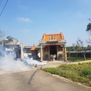 「財帛星君」又稱「增福財神」/楊梅水頭宮土地廟，內有土地公及