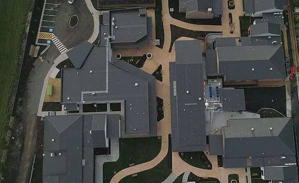 癡呆村-有座小鎮不論街道、建築物通通是假的,就連商店員工都是 癡呆村-有座小鎮不論街道、建築物通通是假的,就連商店員工都是