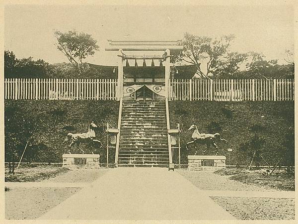 800px-縣社新竹神社 (1)