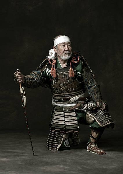 日本武士-武士的後裔繼續保護他們的文化，同時過上他們現在的生