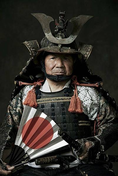 日本武士-武士的後裔繼續保護他們的文化，同時過上他們現在的生