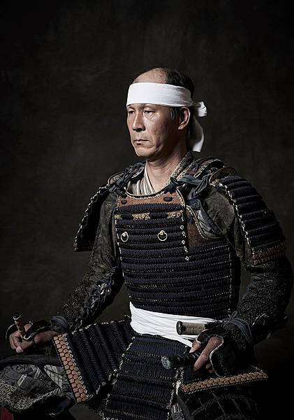 日本武士-武士的後裔繼續保護他們的文化，同時過上他們現在的生