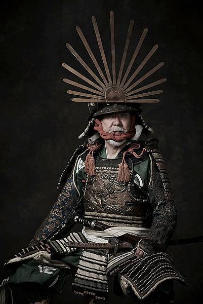 日本武士-武士的後裔繼續保護他們的文化，同時過上他們現在的生