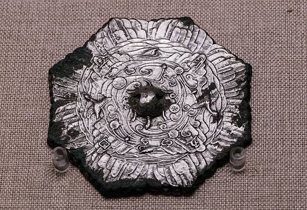 銅鏡-陽燧鏡/火鐮/陽燧取火。《周禮·秋官·司烜》中雲: 銅鏡-陽燧鏡/火鐮/陽燧取火。《周禮·秋官·司烜》中雲: