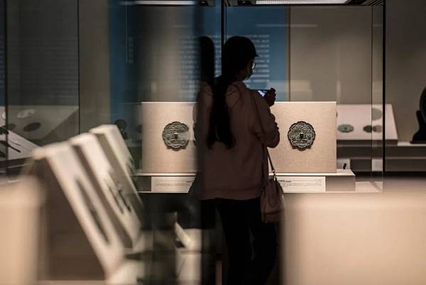 銅鏡-陽燧鏡/火鐮/陽燧取火。《周禮·秋官·司烜》中雲: