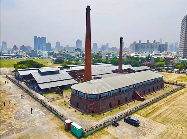 霍夫曼窯/八卦窯/霍夫曼窯環中有兩個氣流。第一，空氣從第一個