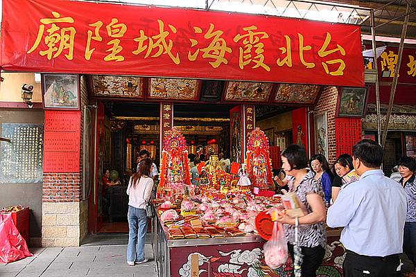 全台10大月老廟/全台人氣10大月老廟，依序為：艋舺龍山寺、