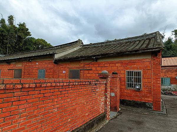 大岳流芳是許姓堂號許家是饒平客家人-許姓為姜太公後裔，許家是