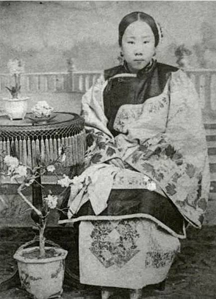 新茶花賽金花/賽金花（1872年－1936年）狀元夫人和公使