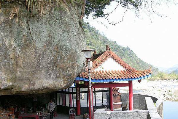 楊大人楊再雲+軍大王-軍王爺是在姜秀鑾開墾北埔等地，與原住民