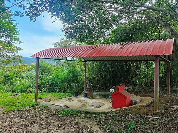 封土為社土地公/高樹榕樘福德祠1738年六堆客家風水型墓塚式