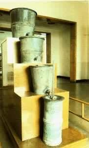 銅壺滴漏-紫禁城內/水鐘/古代計時的刻漏器，因用銅壺盛水，滴