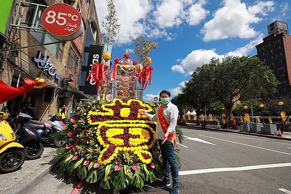 普渡姓氏燈/鷄籠中元祭迎斗燈遶境遊行-斗燈是普渡道教科儀禮常